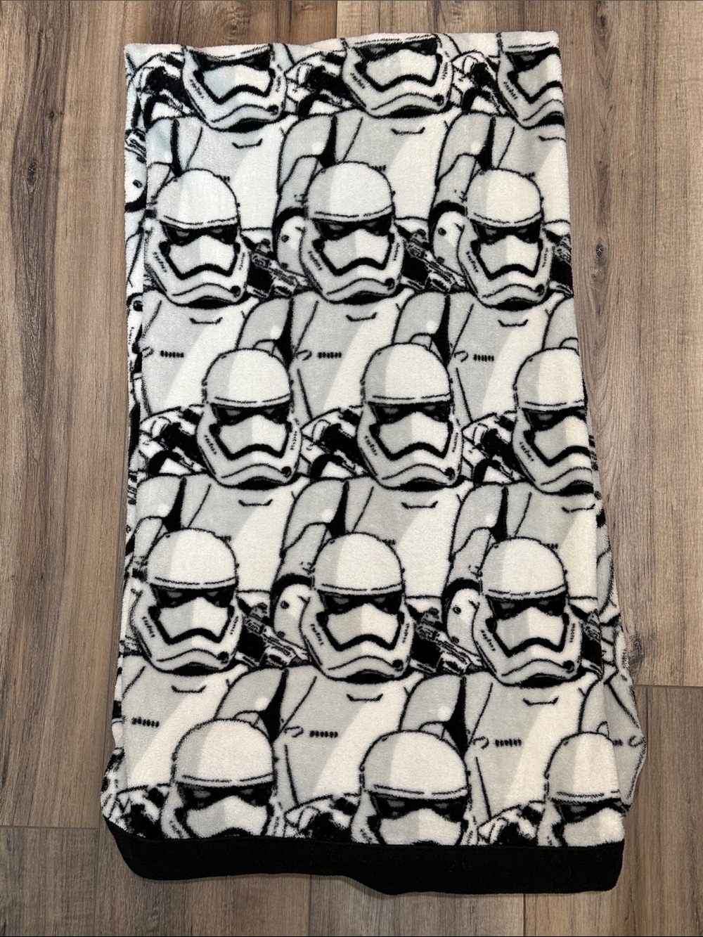 DISNEY PARKS Star Wars Storm Trooper Blanket RARE 37 X 65 Patterned Blanket